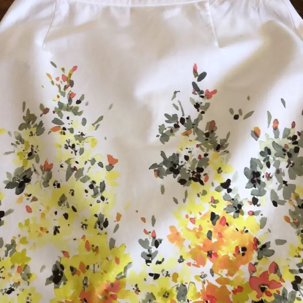 Tahari Arthur S. Levine Skirt White & Floral Pencil Size 2 Career, Professional